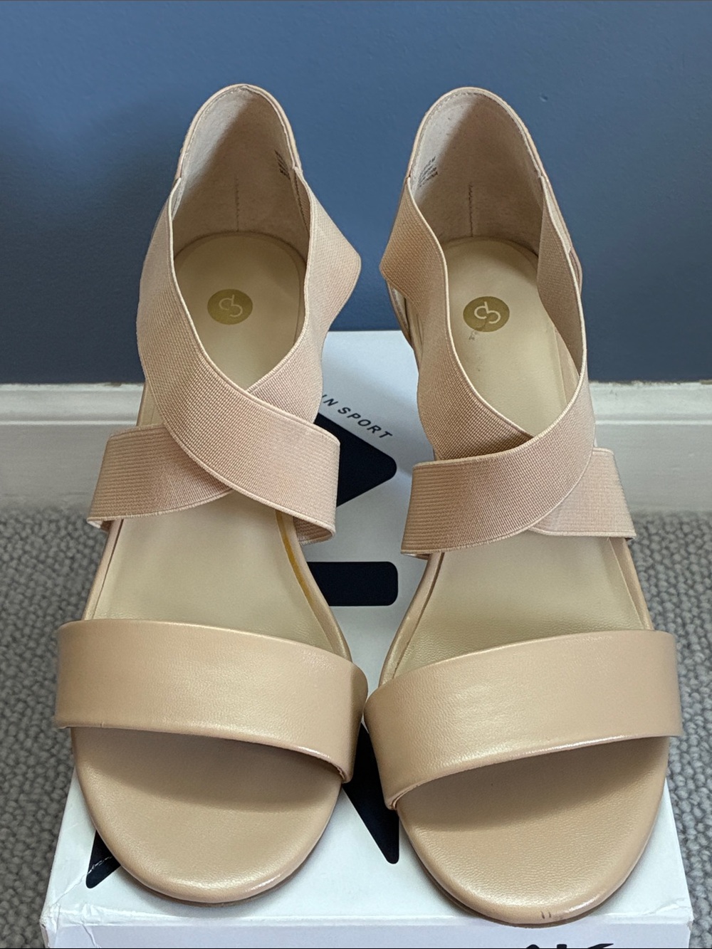 Beautiful Nude Block Heel Sandals with Elastic Straps, Size 8 - Picture 2 of 11